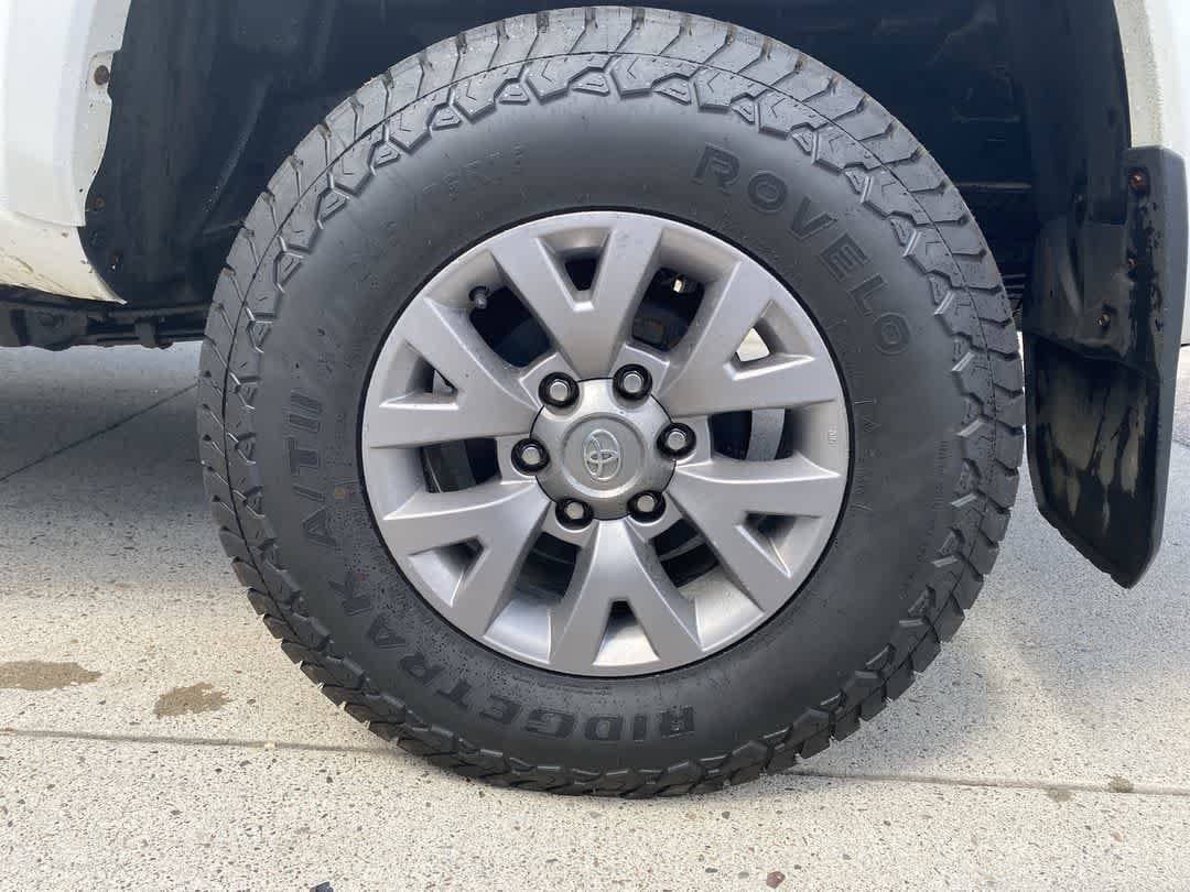 Thumbnail: 2019 Toyota Tacoma - 12