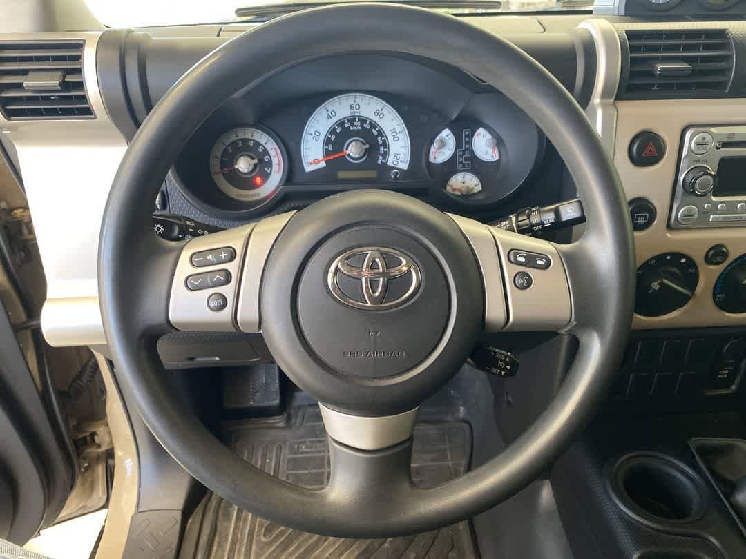 Thumbnail: 2013 Toyota FJ Cruiser - 16