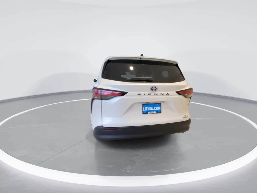 Thumbnail: 2021 Toyota Sienna - 7