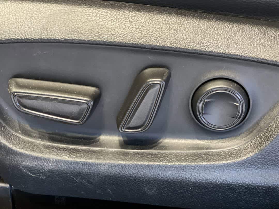 Thumbnail: 2023 Toyota Camry - 15