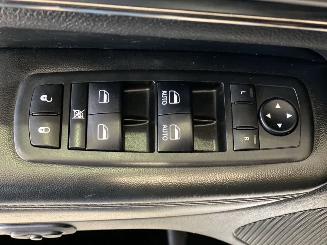 Thumbnail: 2019 Jeep Grand Cherokee - 16