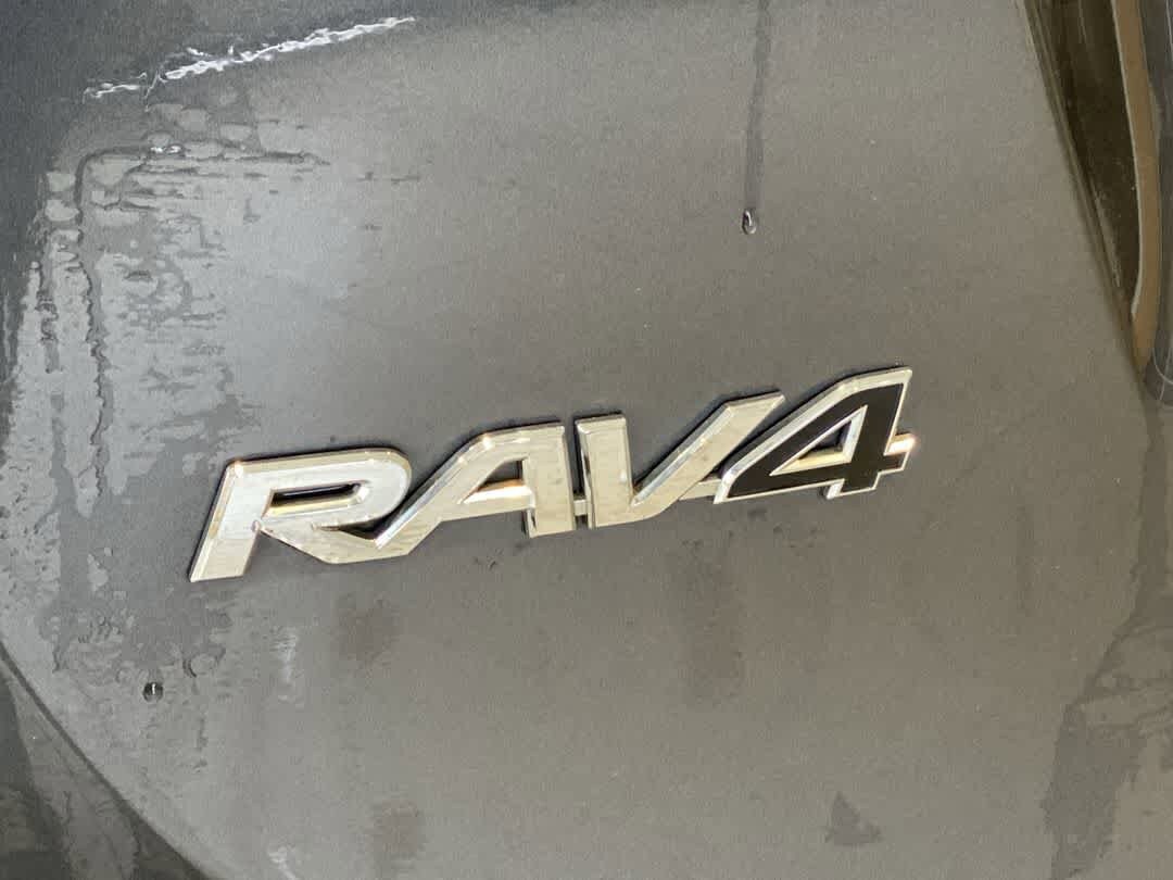 Thumbnail: 2016 Toyota RAV4 - 11