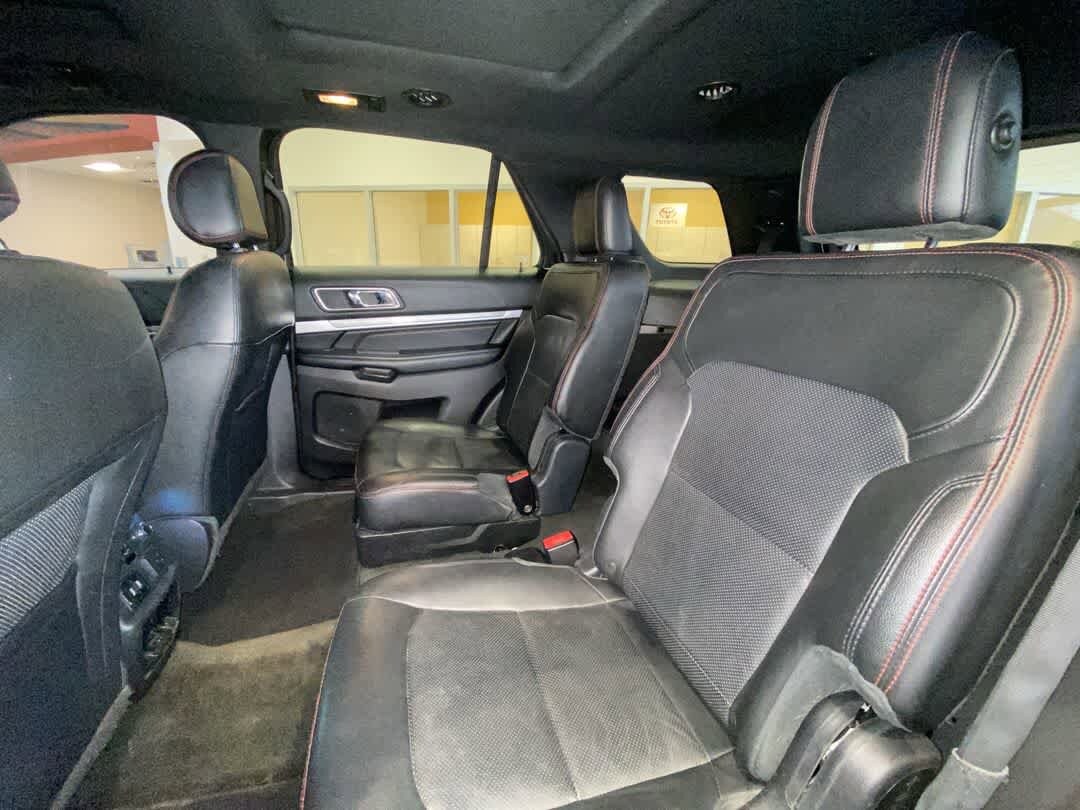 Thumbnail: 2016 Ford Explorer - 25