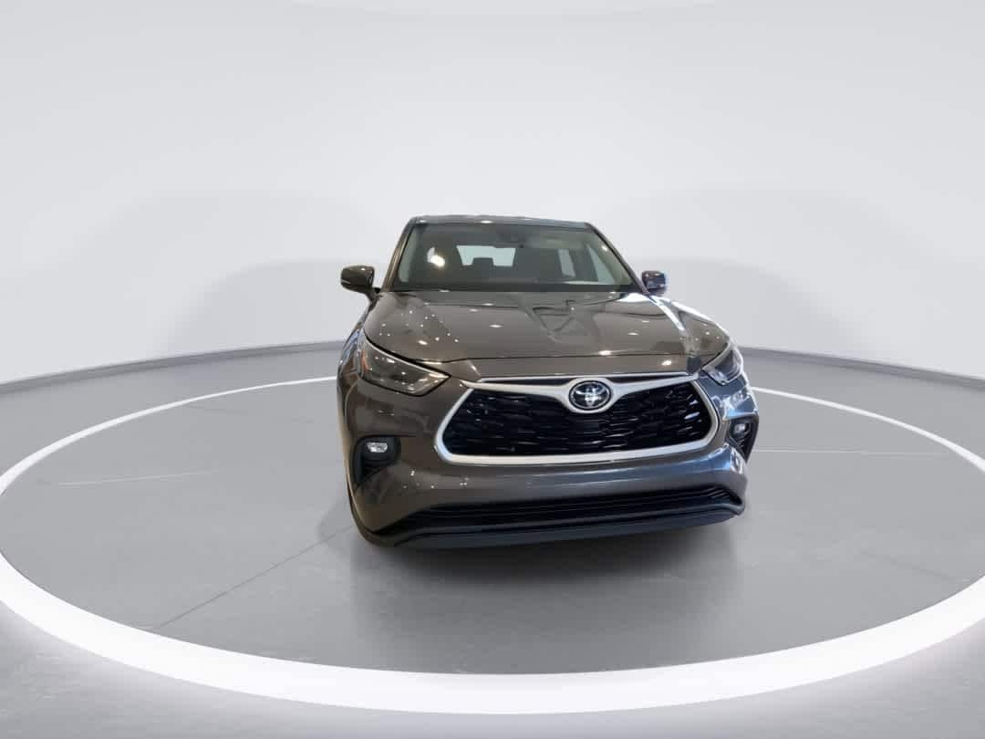 Thumbnail: 2024 Toyota Highlander - 3