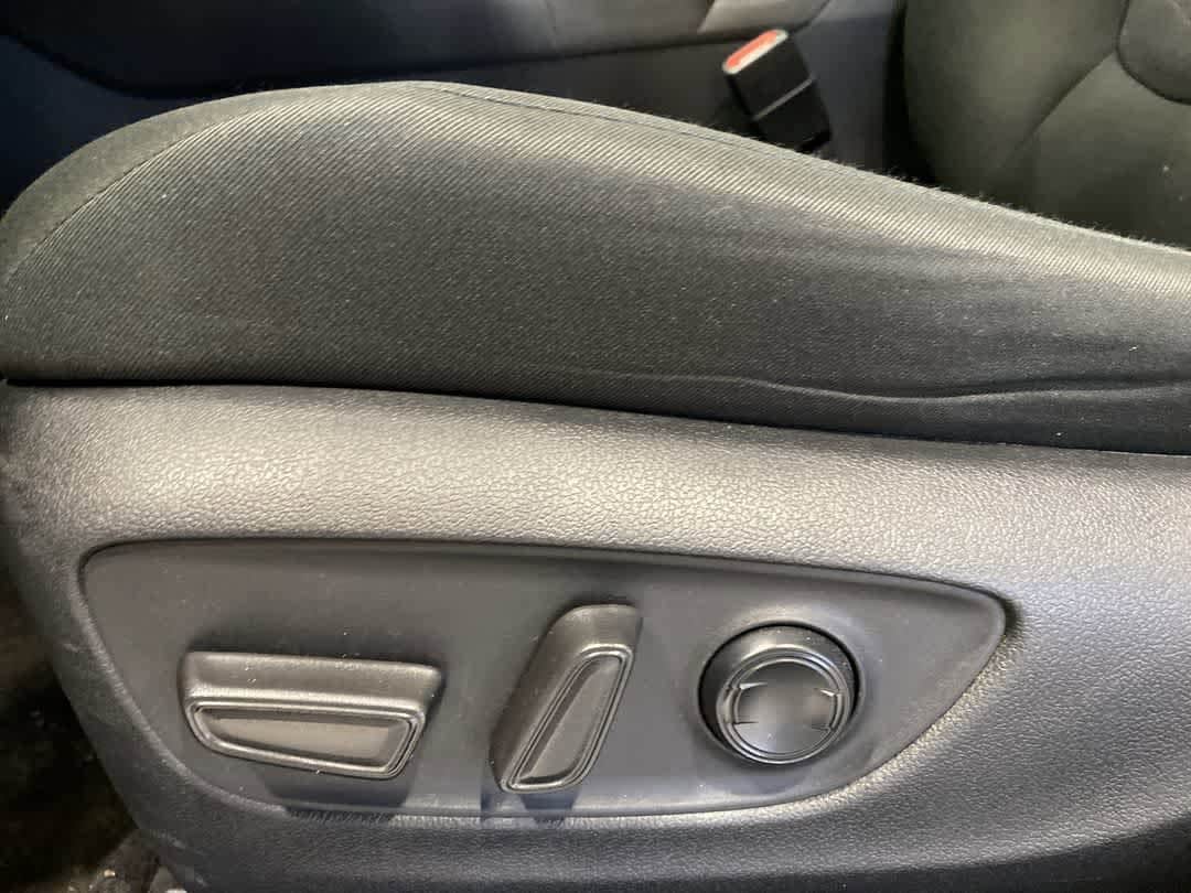 Thumbnail: 2025 Toyota RAV4 - 12