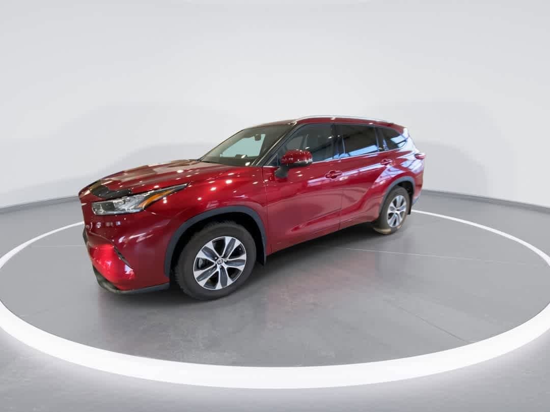 Thumbnail: 2022 Toyota Highlander - 4