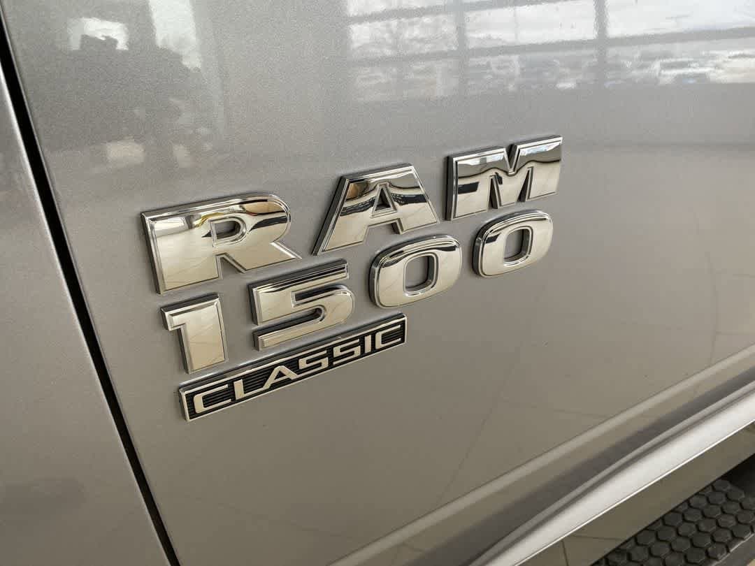 2022 RAM 1500 Classic SLT 10