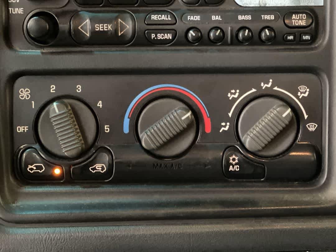 Thumbnail: 2002 Chevrolet Silverado 2500 - 20