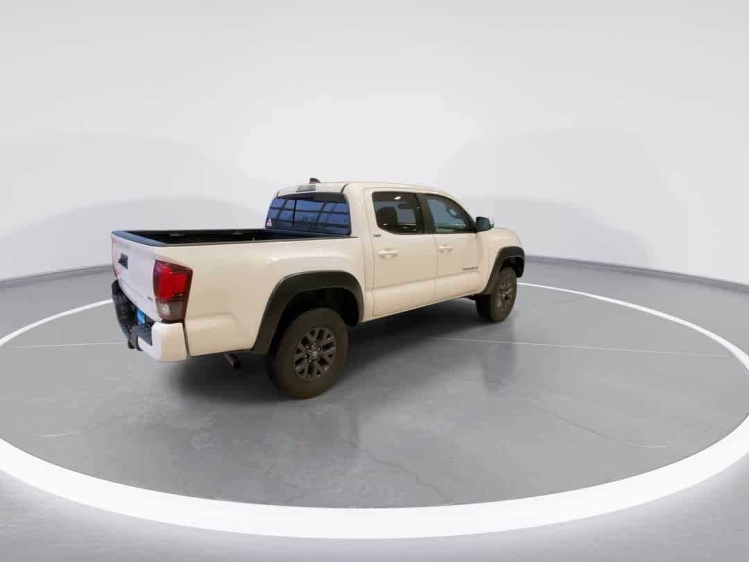 Thumbnail: 2022 Toyota Tacoma - 8