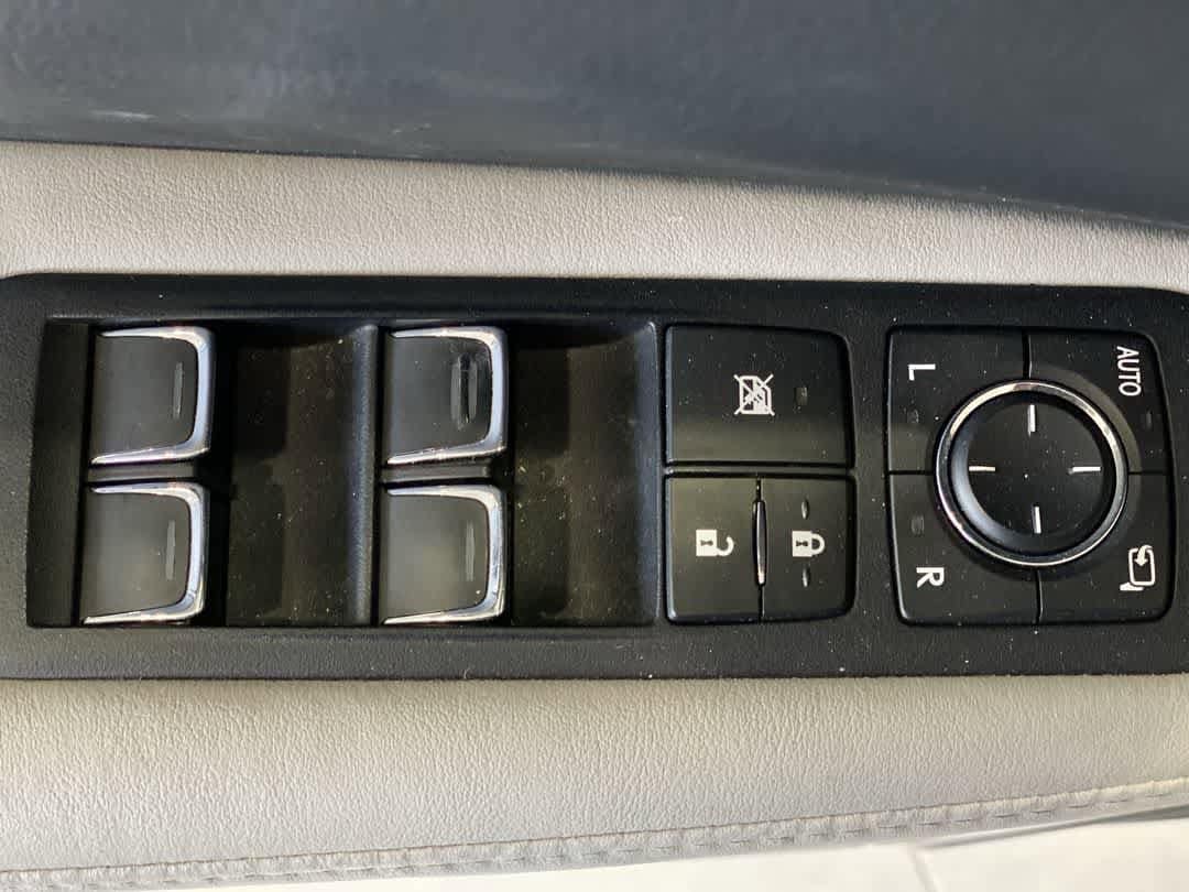 Thumbnail: 2016 Lexus RX - 15