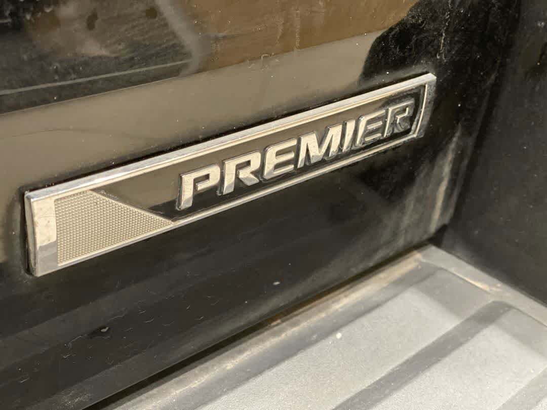 Thumbnail: 2018 Chevrolet Suburban - 11