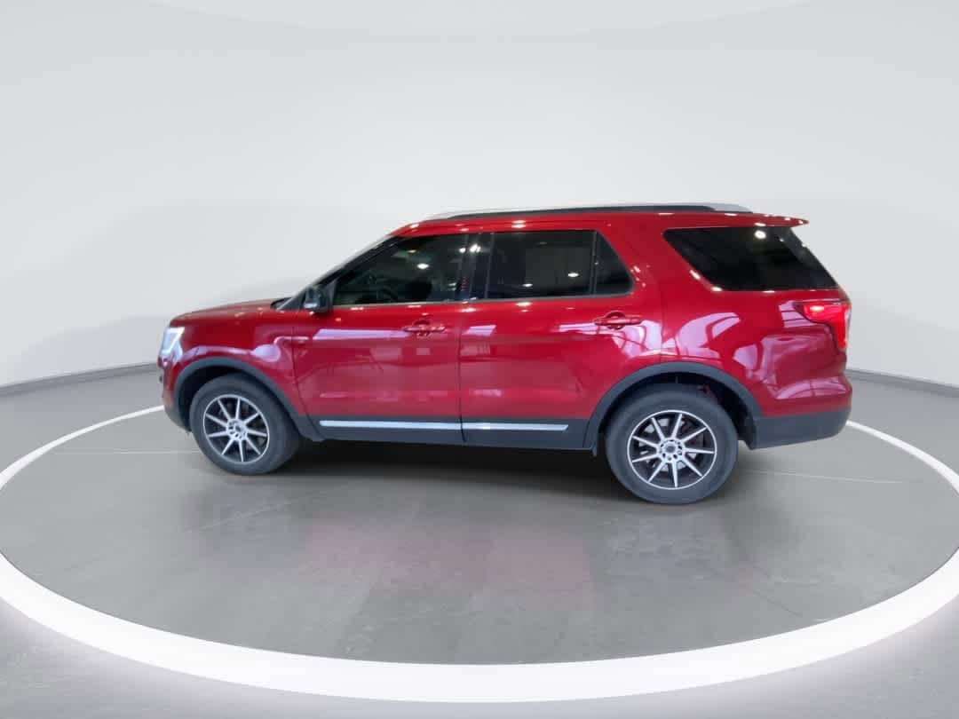 Thumbnail: 2016 Ford Explorer - 5