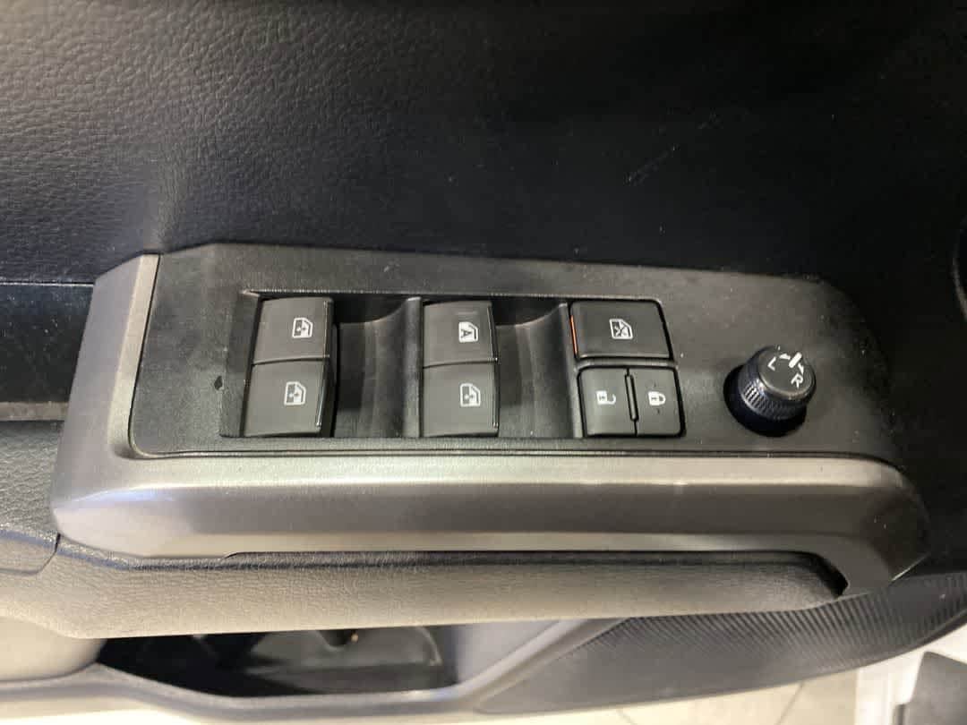 Thumbnail: 2022 Toyota Tacoma - 13