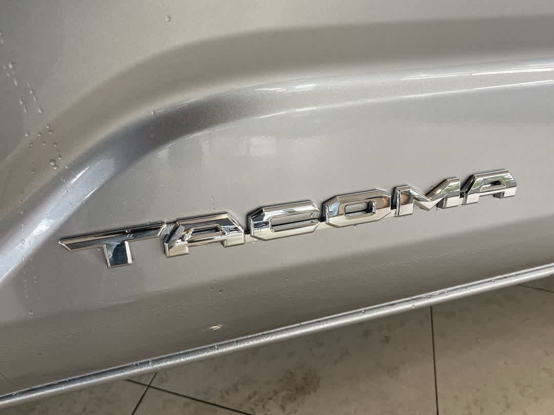 Thumbnail: 2025 Toyota Tacoma - 10