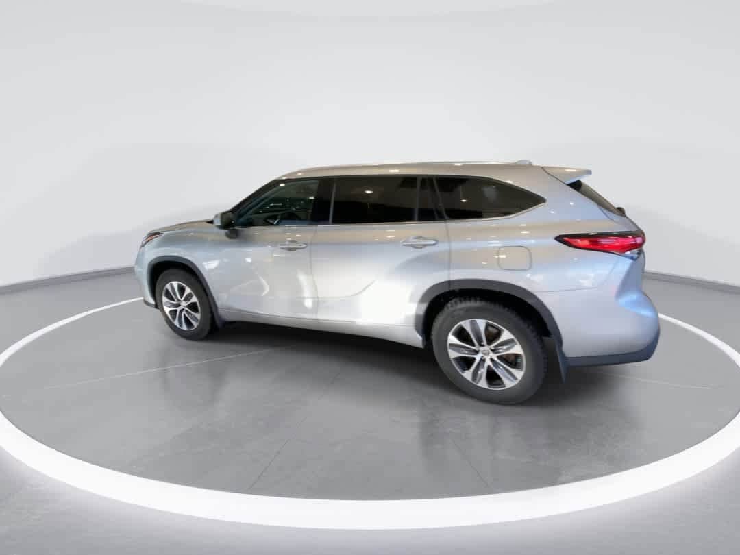 Thumbnail: 2021 Toyota Highlander - 5