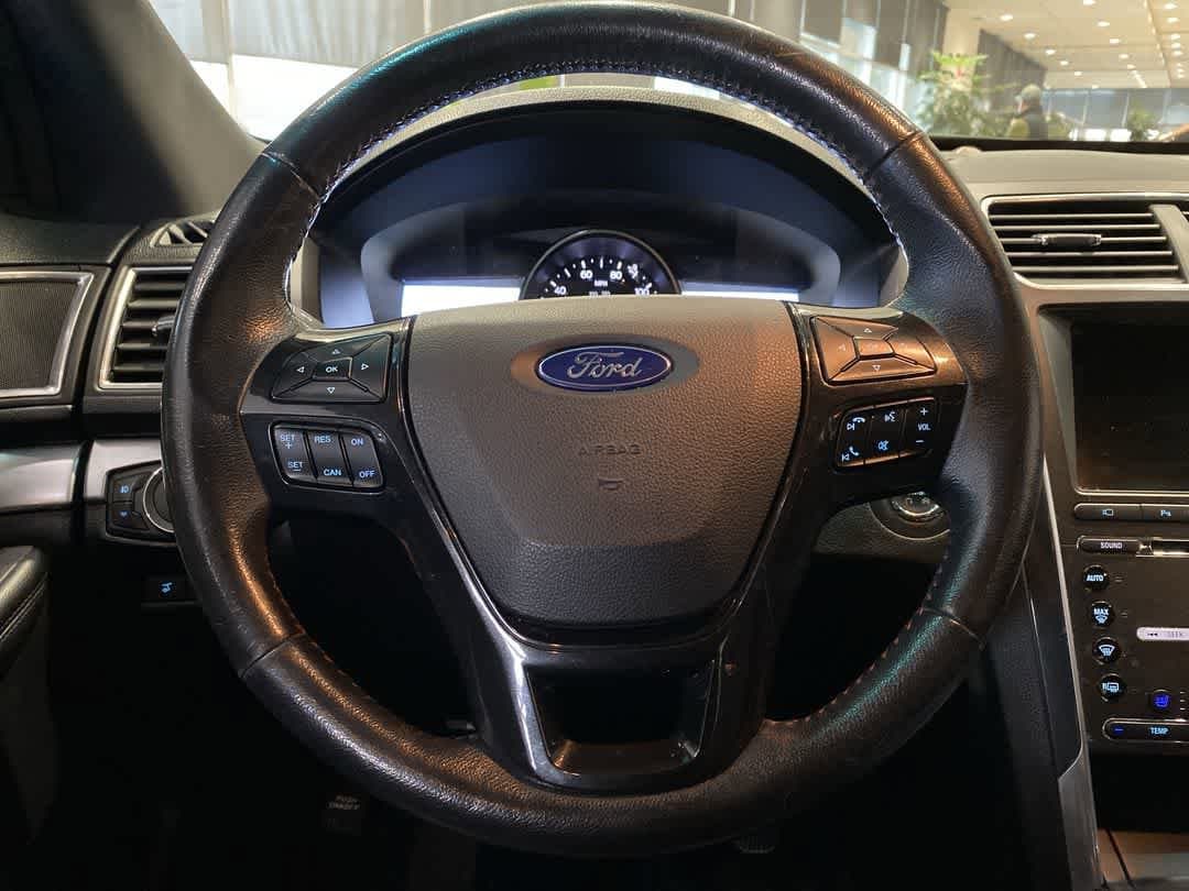 Thumbnail: 2016 Ford Explorer - 16