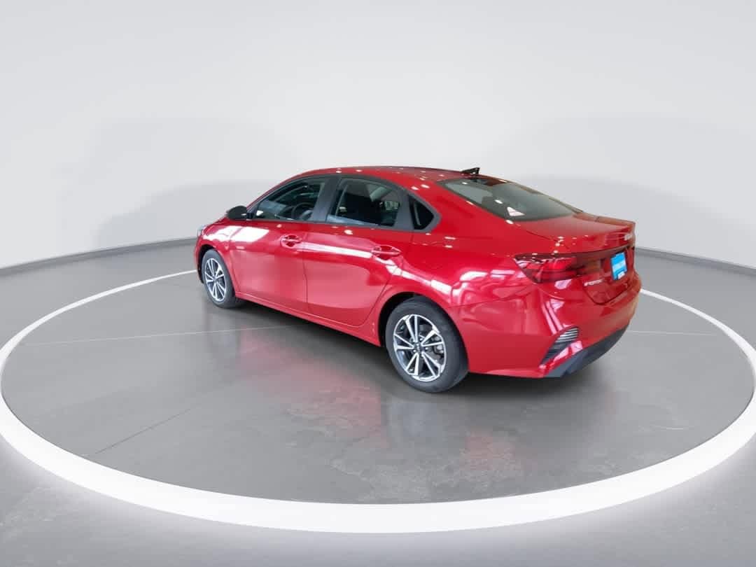 Thumbnail: 2023 Kia Forte - 6