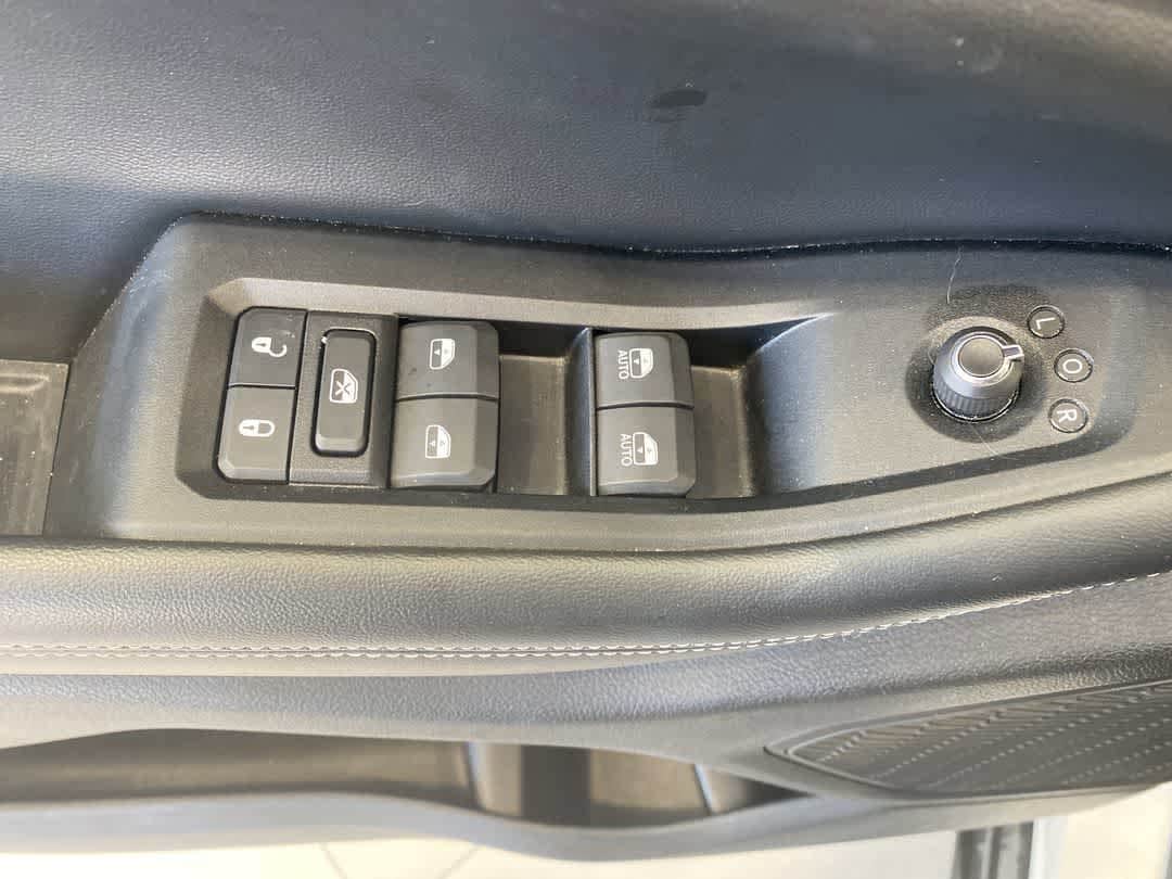 Thumbnail: 2024 Jeep Grand Cherokee L - 16