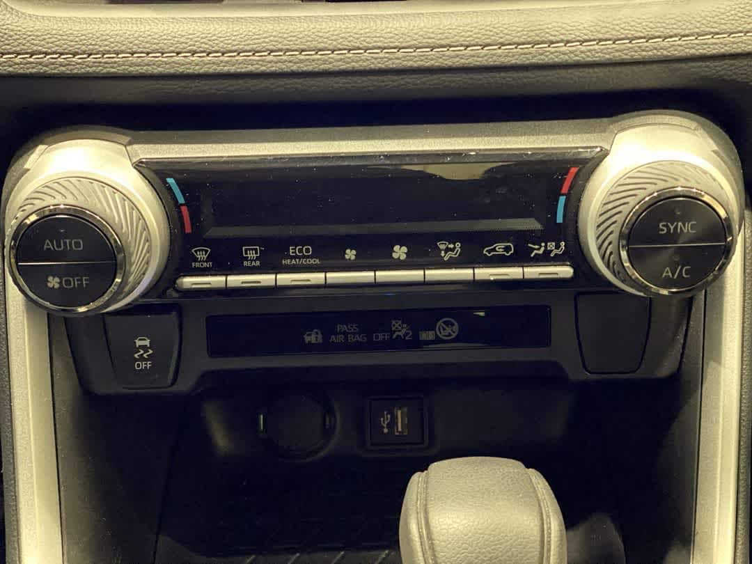 Thumbnail: 2025 Toyota RAV4 - 21