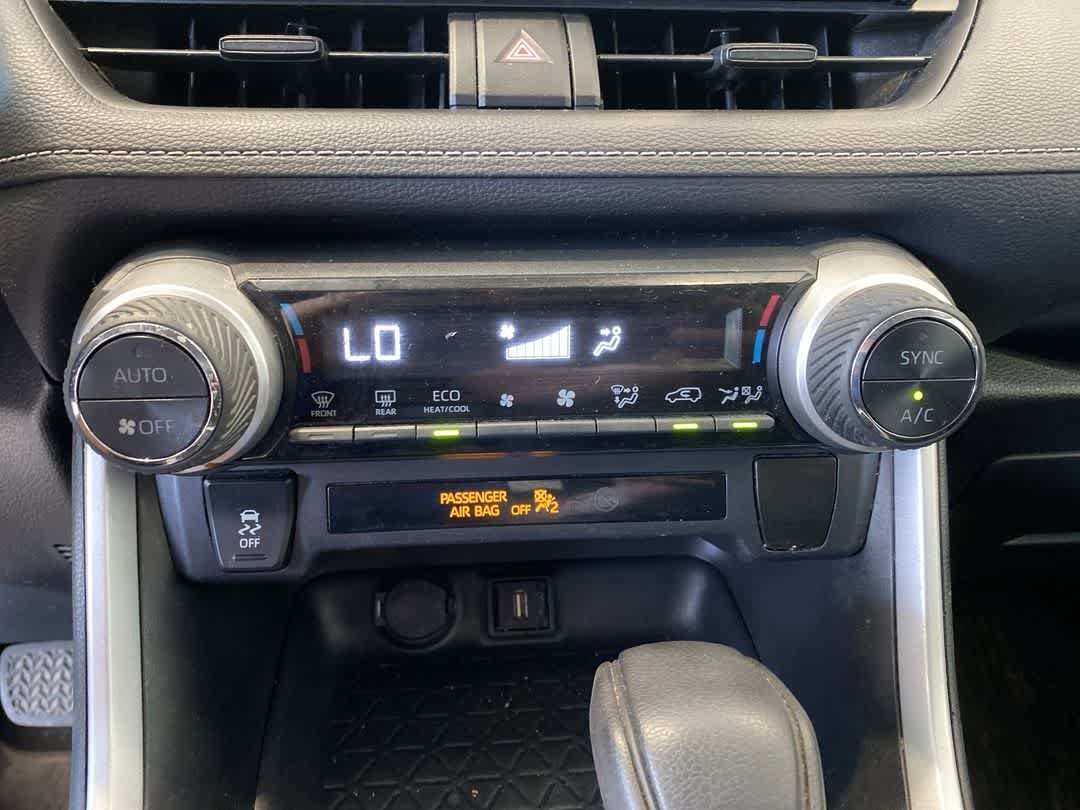 Thumbnail: 2020 Toyota RAV4 - 21