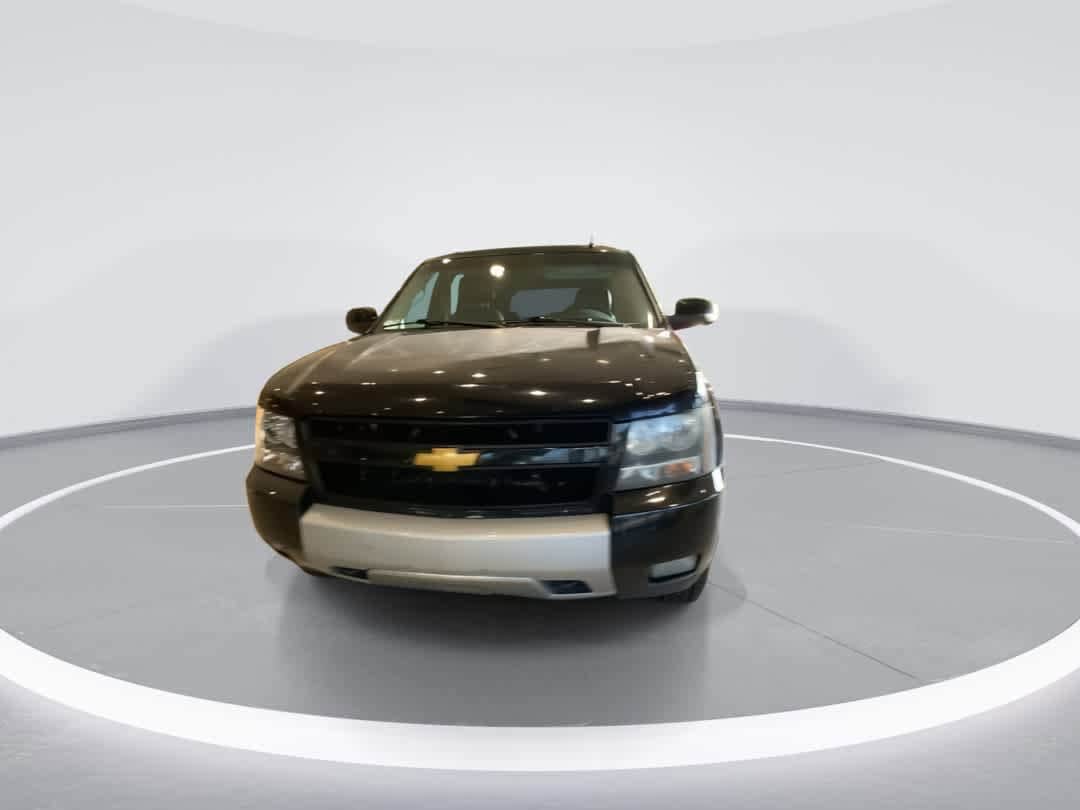 Thumbnail: 2013 Chevrolet Suburban - 3