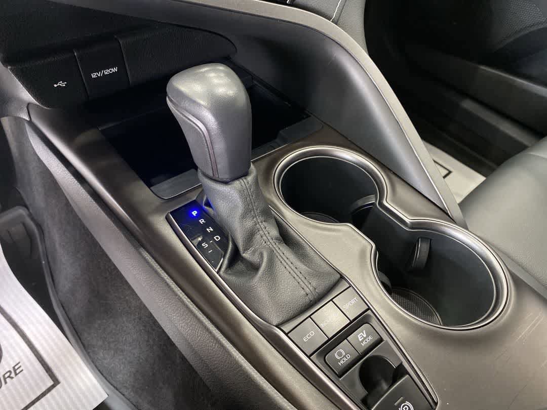 Thumbnail: 2022 Toyota Camry - 21