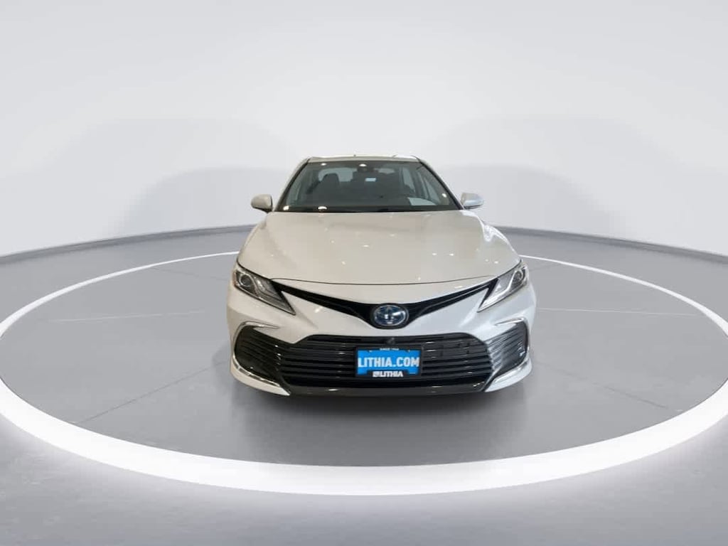 Used 2021 Toyota Camry Hybrid XLE Sedan