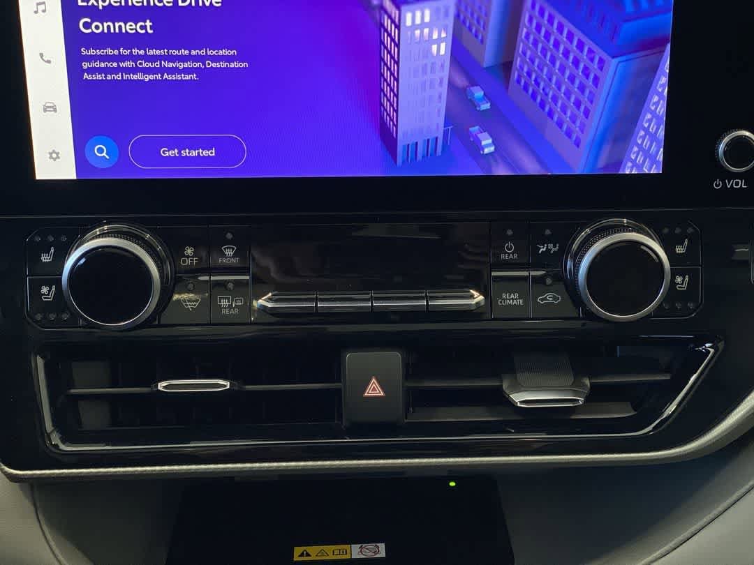 Thumbnail: 2023 Toyota Highlander - 21