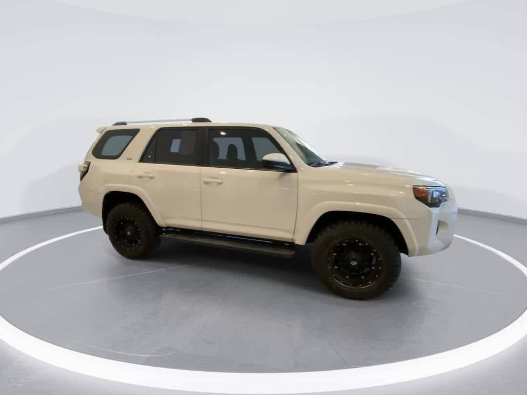 Thumbnail: 2019 Toyota 4Runner - 9