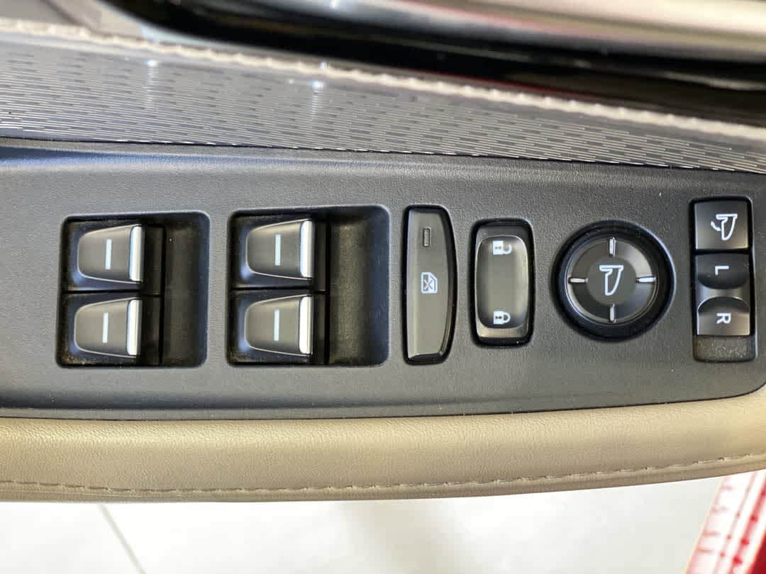 Thumbnail: 2022 Acura MDX - 16