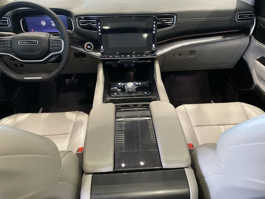 Thumbnail: 2024 Jeep Wagoneer - 20