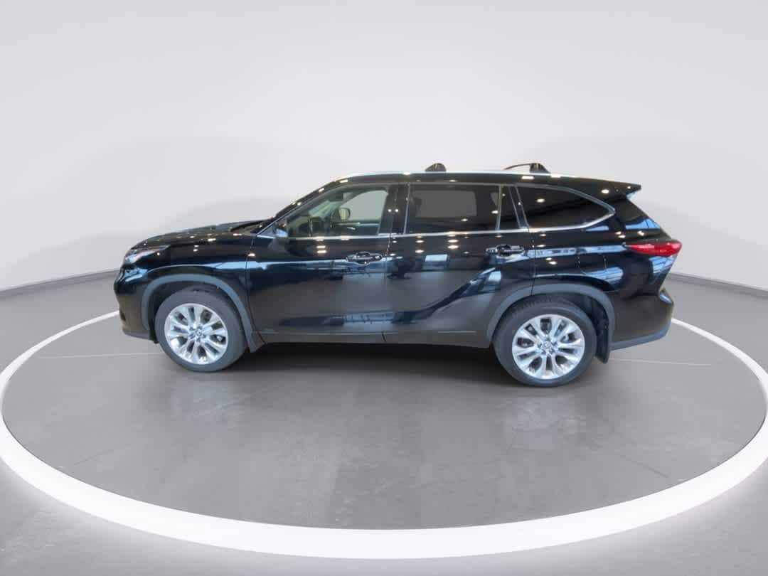 Thumbnail: 2023 Toyota Highlander - 5
