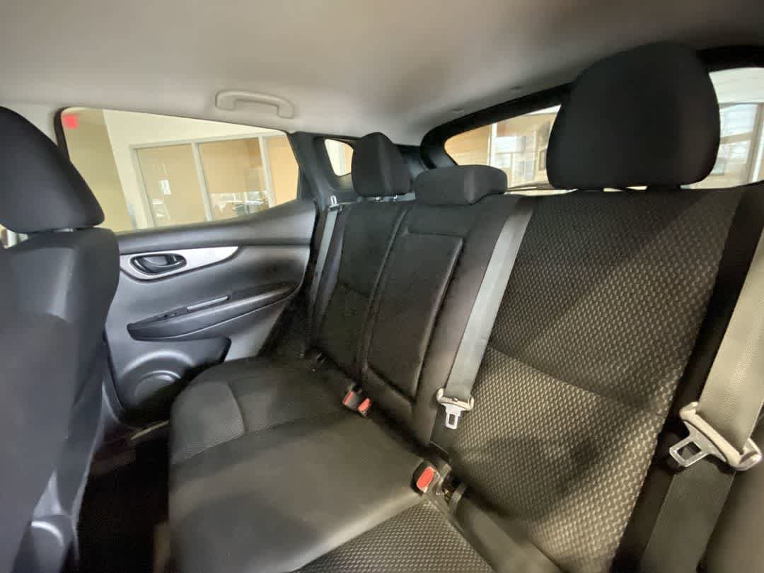 Thumbnail: 2021 Nissan Rogue Sport - 24