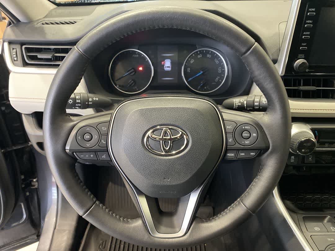 Thumbnail: 2021 Toyota RAV4 - 14