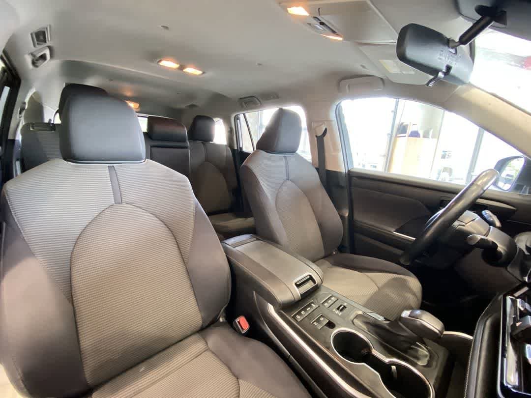 Thumbnail: 2021 Toyota Highlander - 27