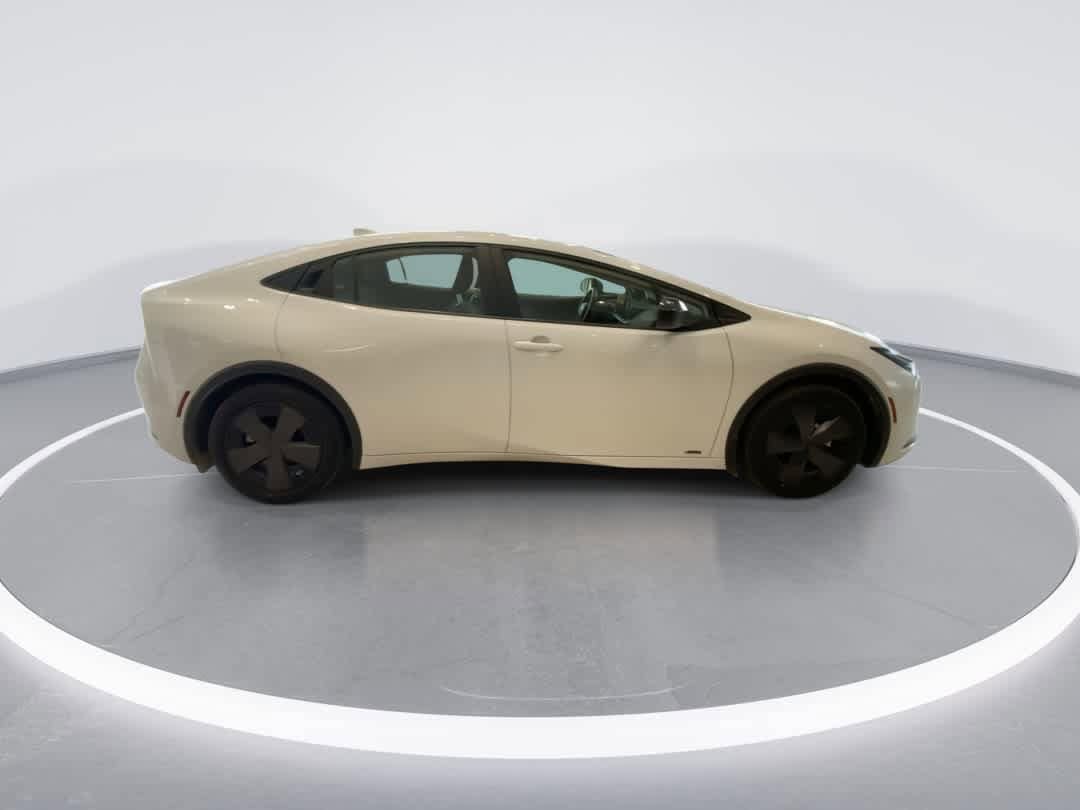 Thumbnail: 2023 Toyota Prius - 9