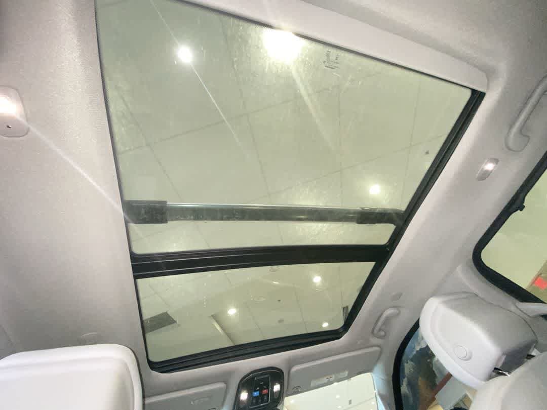 Thumbnail: 2024 Jeep Wagoneer - 21