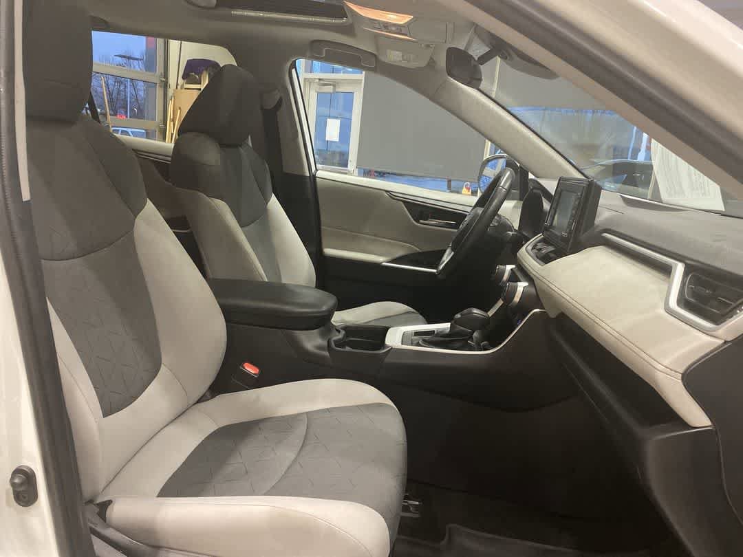 Thumbnail: 2021 Toyota RAV4 - 24