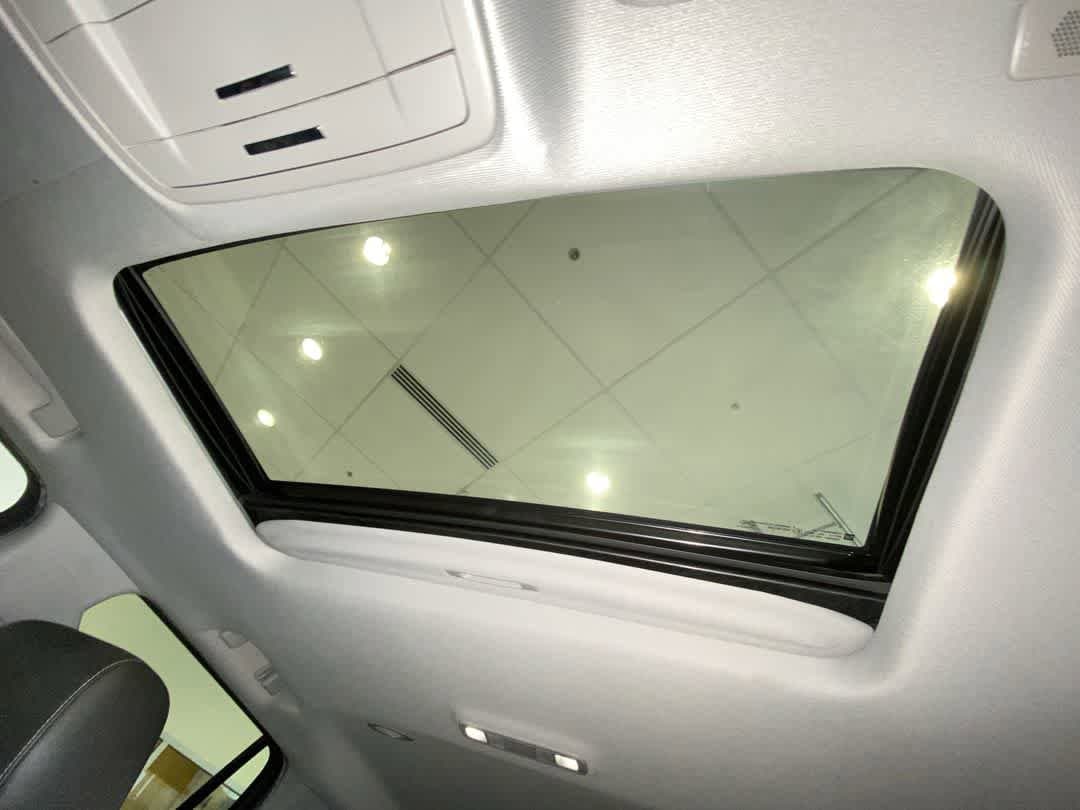 Thumbnail: 2018 Chevrolet Tahoe - 22