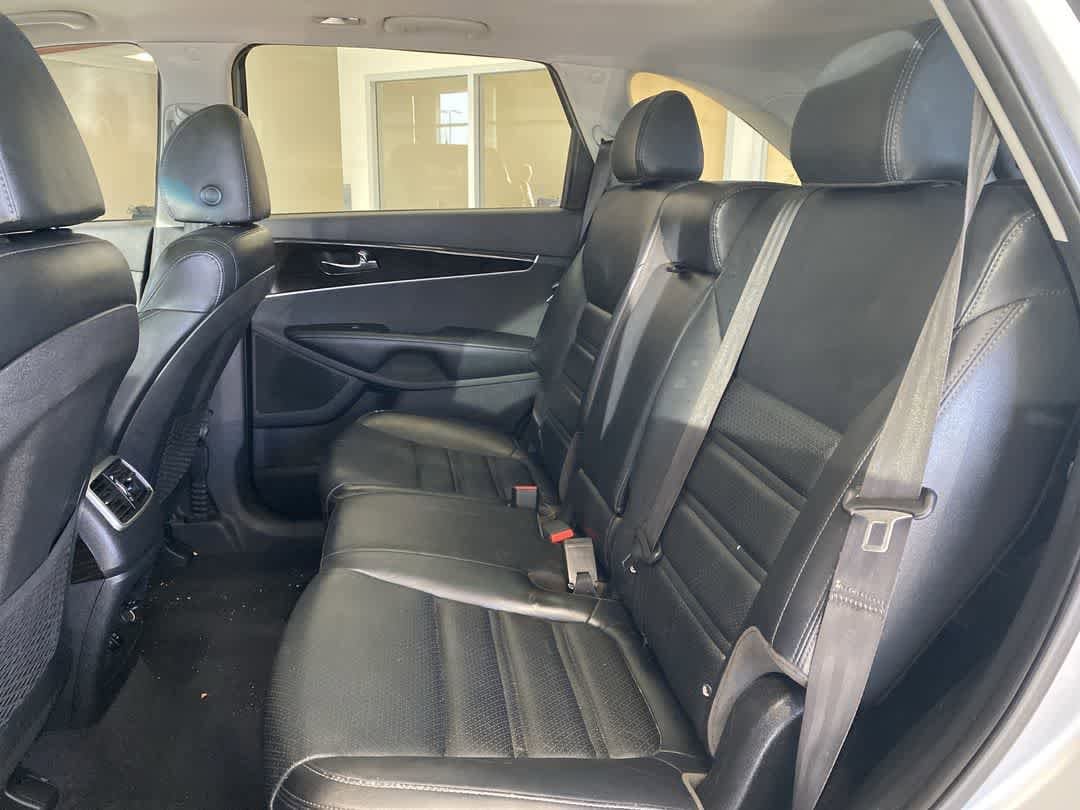 Thumbnail: 2020 Kia Sorento - 22