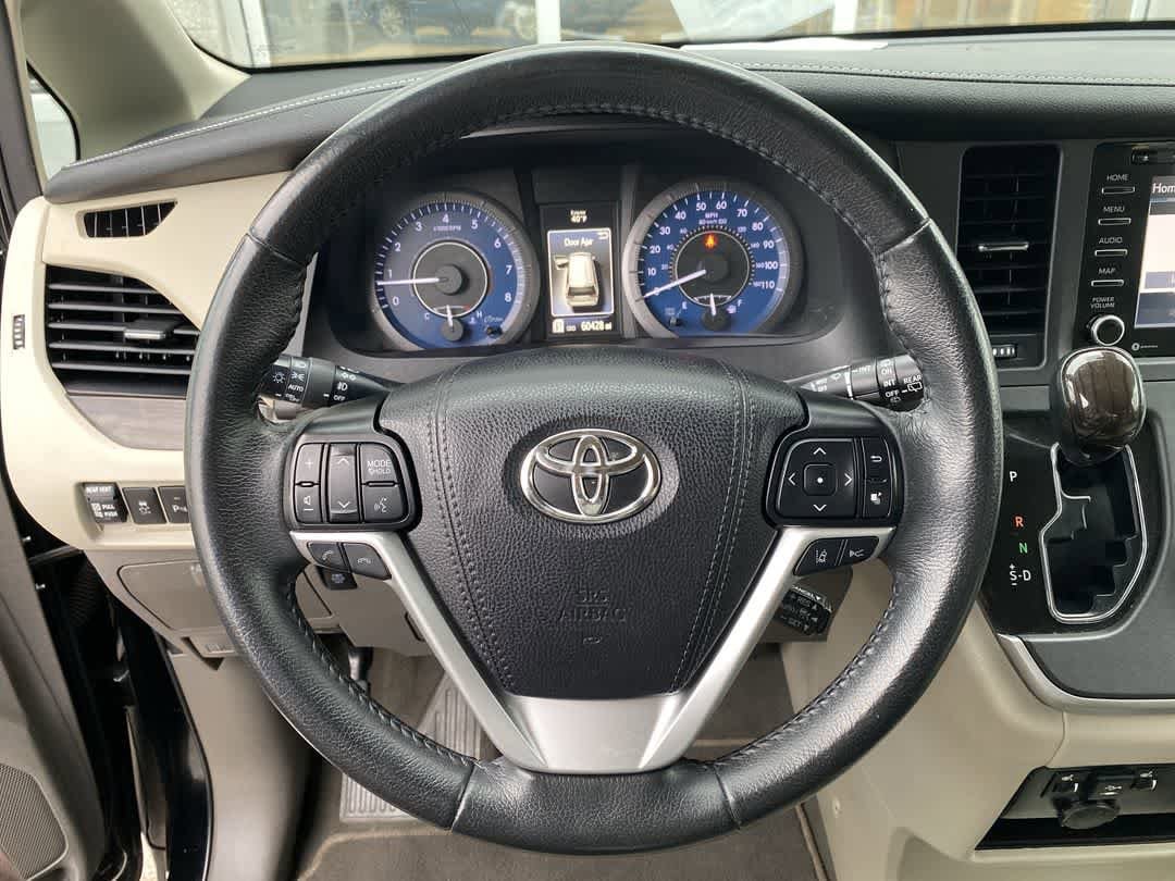 Thumbnail: 2020 Toyota Sienna - 14