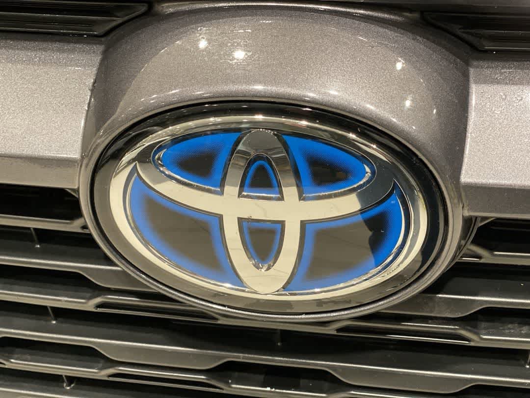 Thumbnail: 2021 Toyota RAV4 - 10