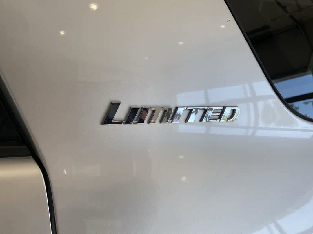 Thumbnail: 2011 Toyota 4Runner - 10