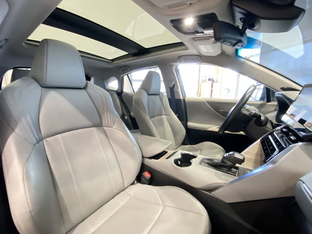 Thumbnail: 2021 Toyota Venza - 27