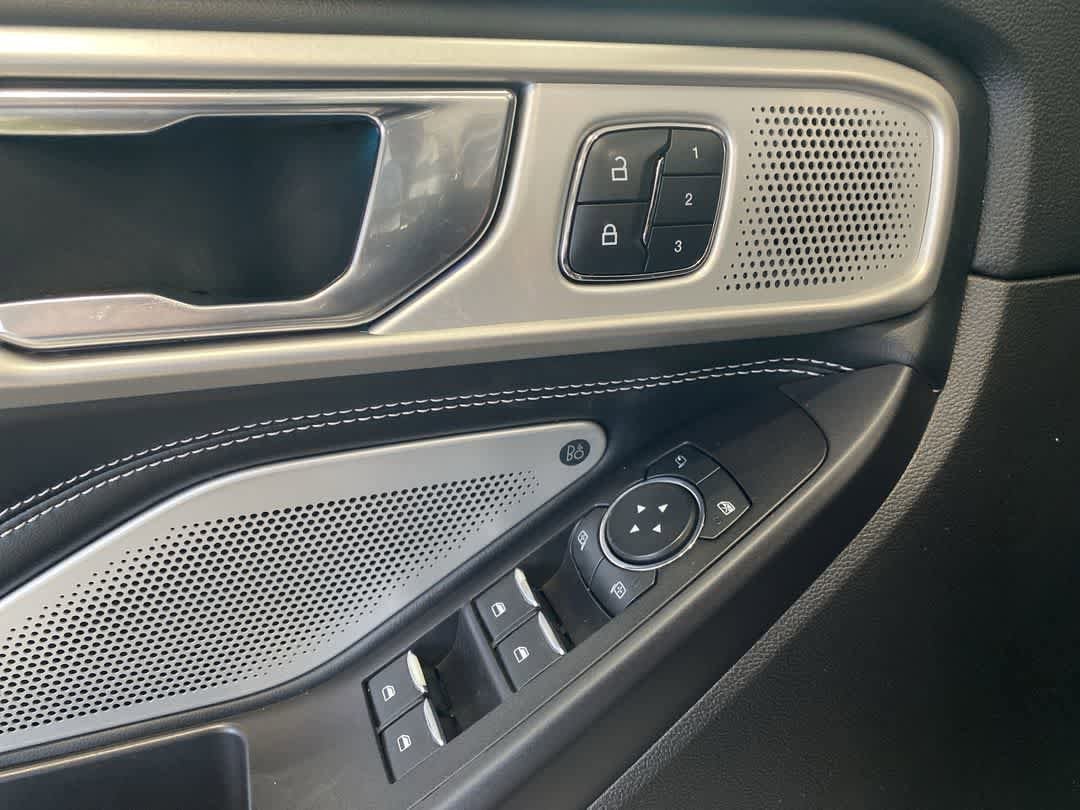 Thumbnail: 2020 Ford Explorer - 14