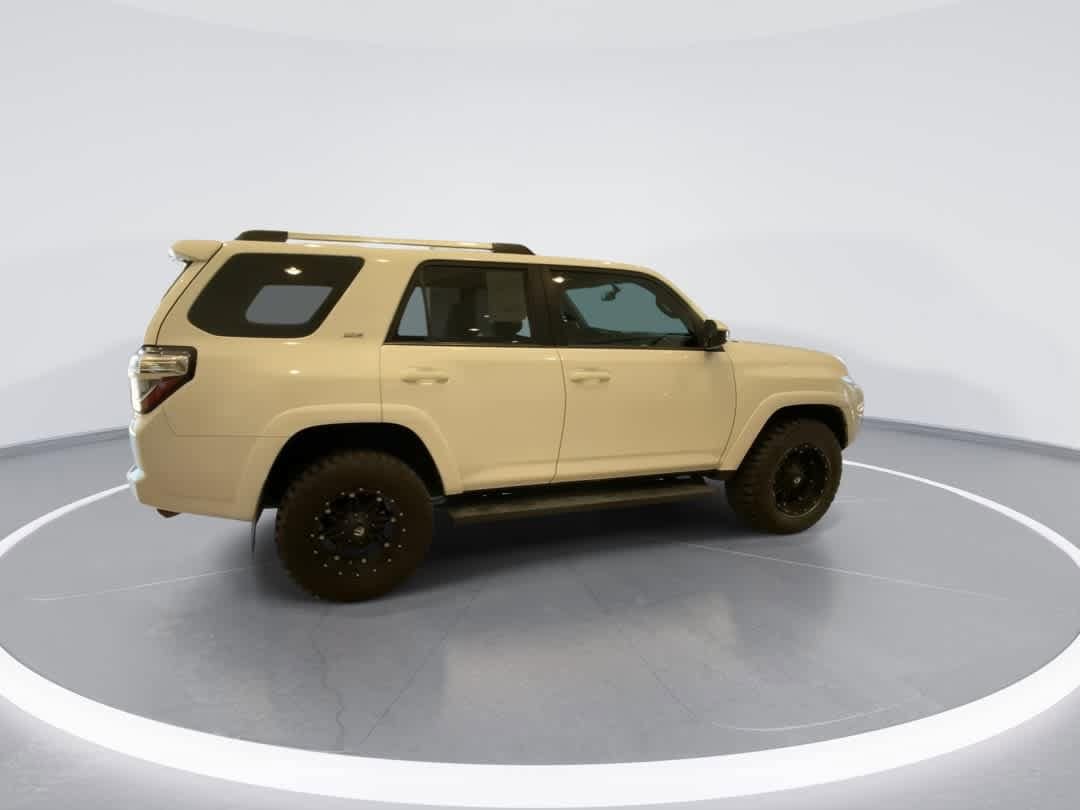 Thumbnail: 2019 Toyota 4Runner - 8