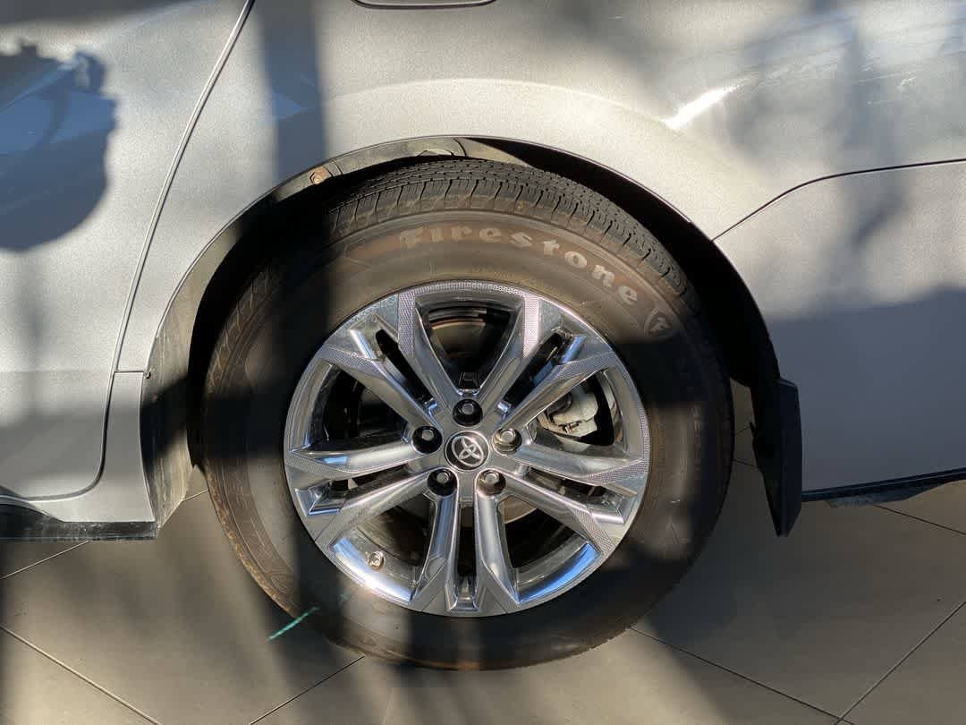 Thumbnail: 2022 Toyota Sienna - 13