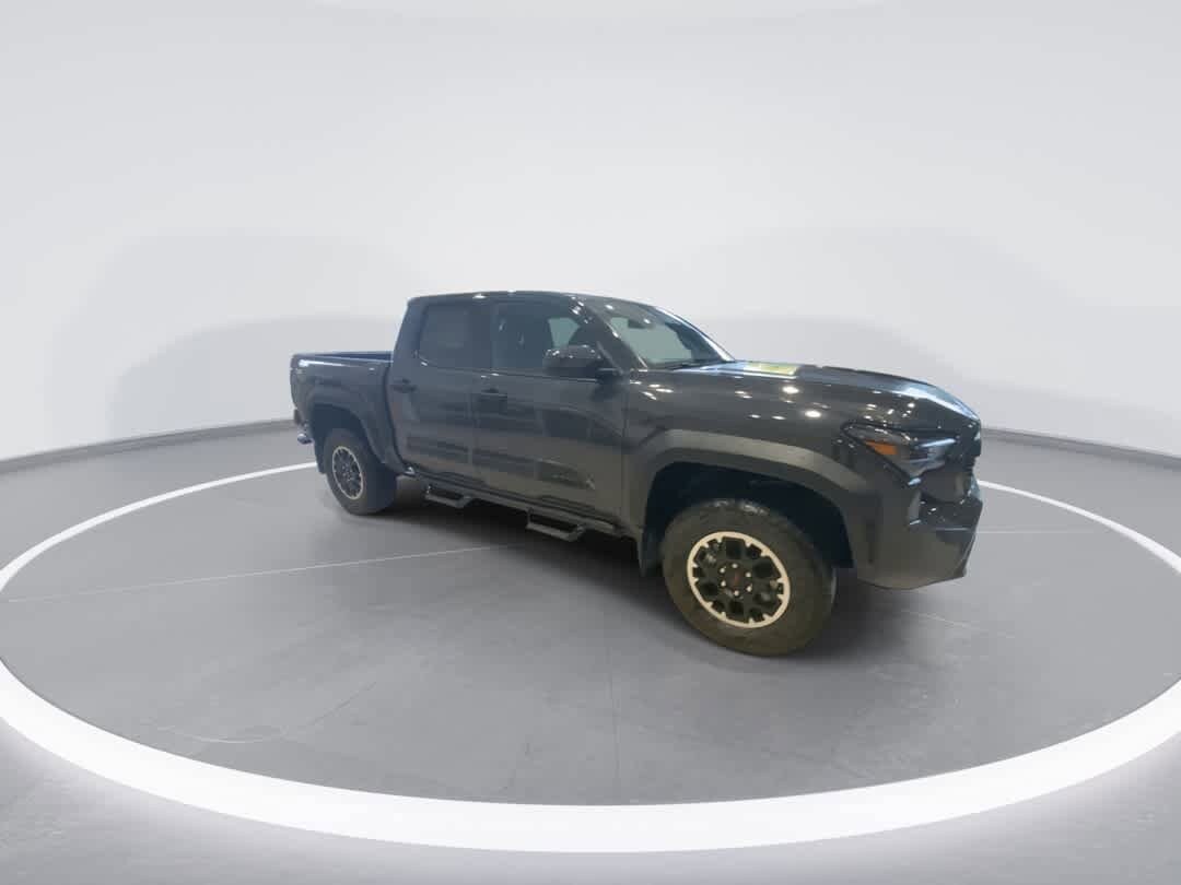 2025 Toyota Tacoma TRD Off-Road photo 2