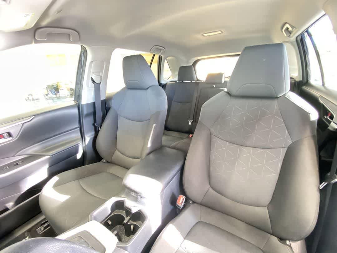 Thumbnail: 2025 Toyota RAV4 - 14