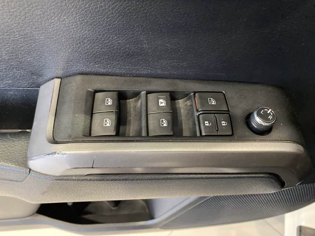 Thumbnail: 2018 Toyota Tacoma - 13